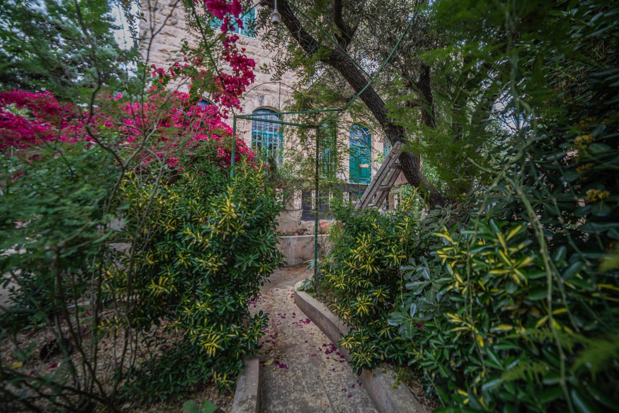 Central House With Beautiful Garden Amman Eksteriør billede